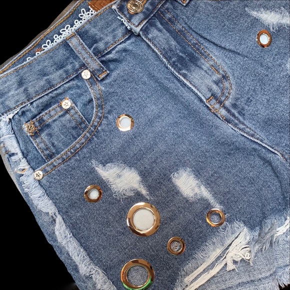 POL Blue Denim Distressed Raw Edge Grommet Shorts - Picture 7 of 15